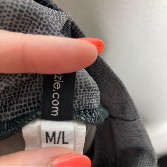 Onzie Hot Yoga High Rise Leggings 228 Snake Croc - Picture 6 of 8